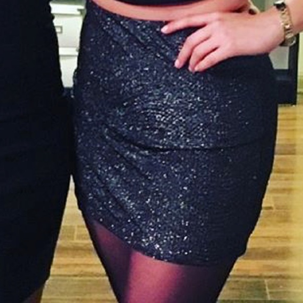 🔥 LOWEST bcbgeneration Metallic black/grey skirt